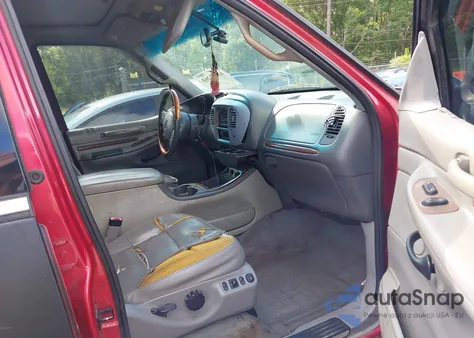 2000 Lincoln Navigator from USA, damaged, VIN 5LMPU28A9YLJ02329